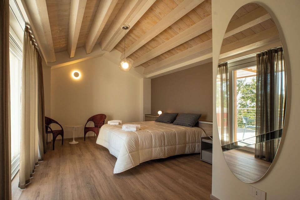 Superior Studio Suite, Terrace, Sea View | Egyptian cotton sheets, premium bedding, memory foam beds, minibar
