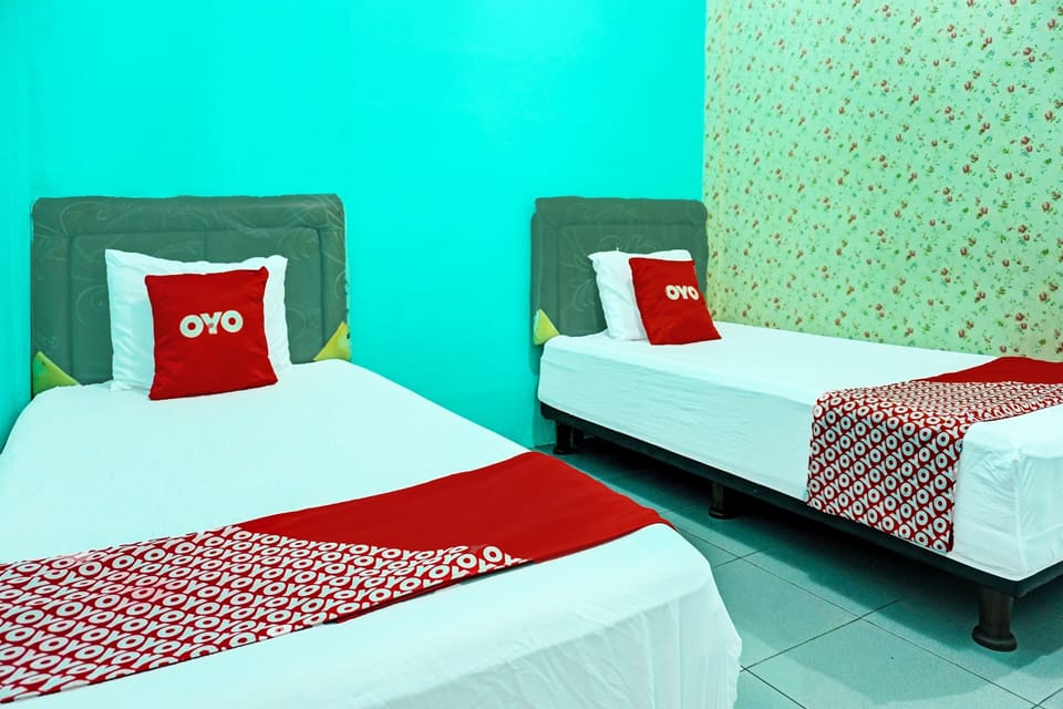 Standard Twin Room | Laptop workspace, free WiFi, bed sheets
