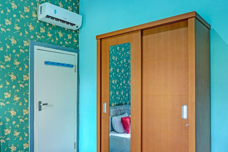 Standard Single Room | Laptop workspace, free WiFi, bed sheets