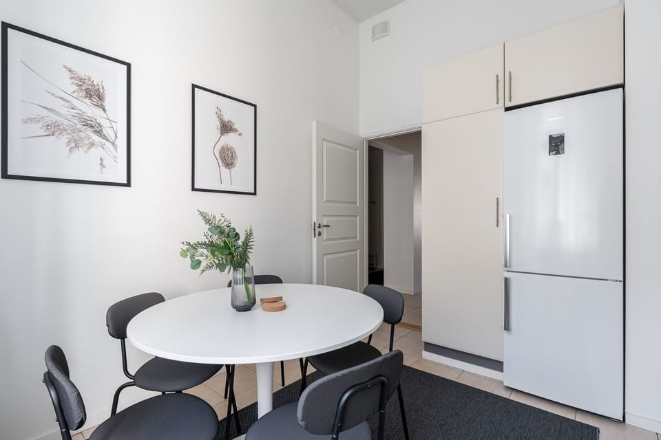 Exclusive Apartment | Private kitchen | Full-size fridge, microwave, oven, stovetop