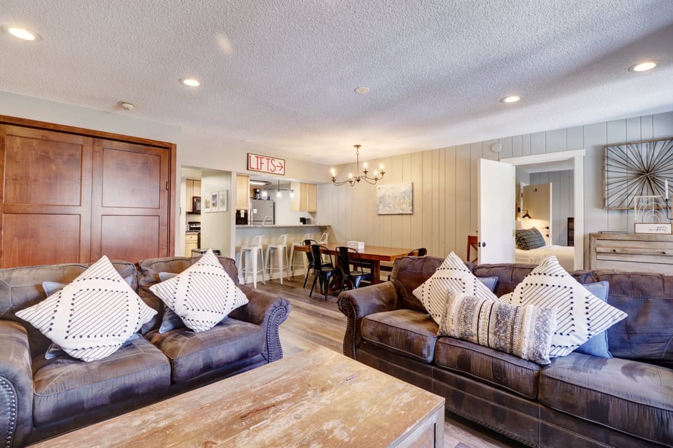 Condo, 3 Bedrooms | Interior