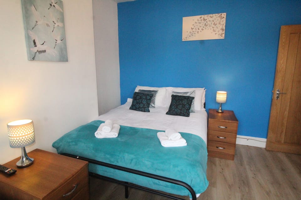 Comfort House | 4 bedrooms, desk, iron/ironing board, free WiFi