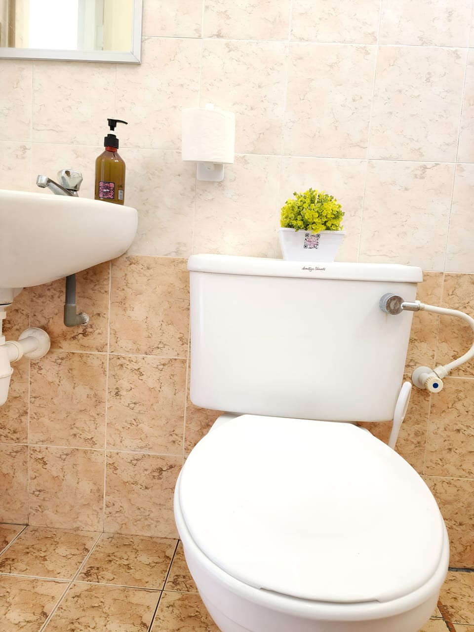 Comfort Room, 2 Twin Beds, Non Smoking, City View | Bathroom | Shower, rainfall showerhead, hair dryer, shampoo