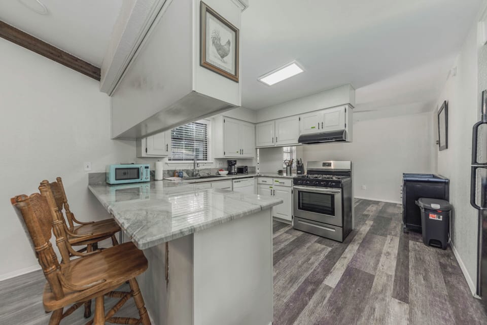 Studio (3 Bedrooms) | Property amenity