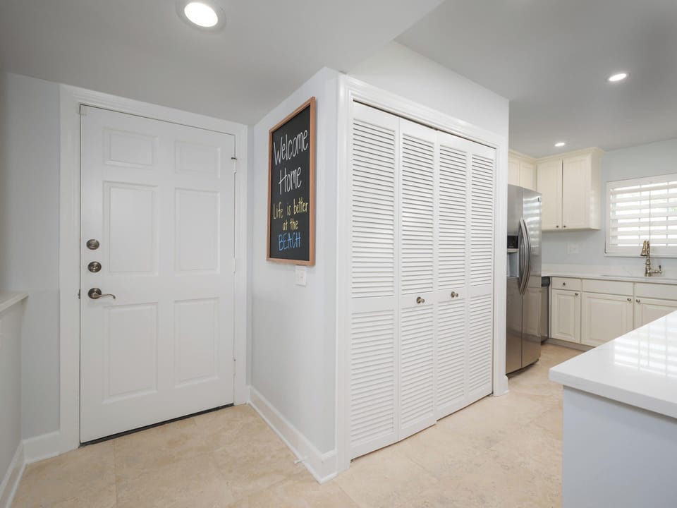 Condo (2 Bedrooms) | Property amenity