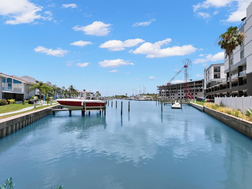Condo (1 Bedroom) | Property amenity
