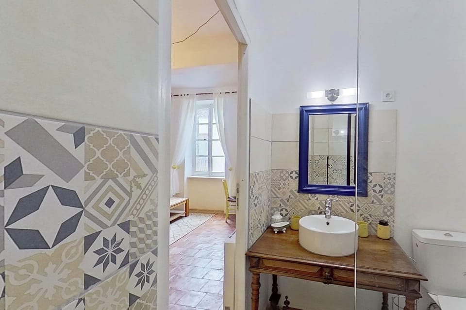 The Roitelet private bathroom | Bathroom | Bathtub, hair dryer, bathrobes, slippers