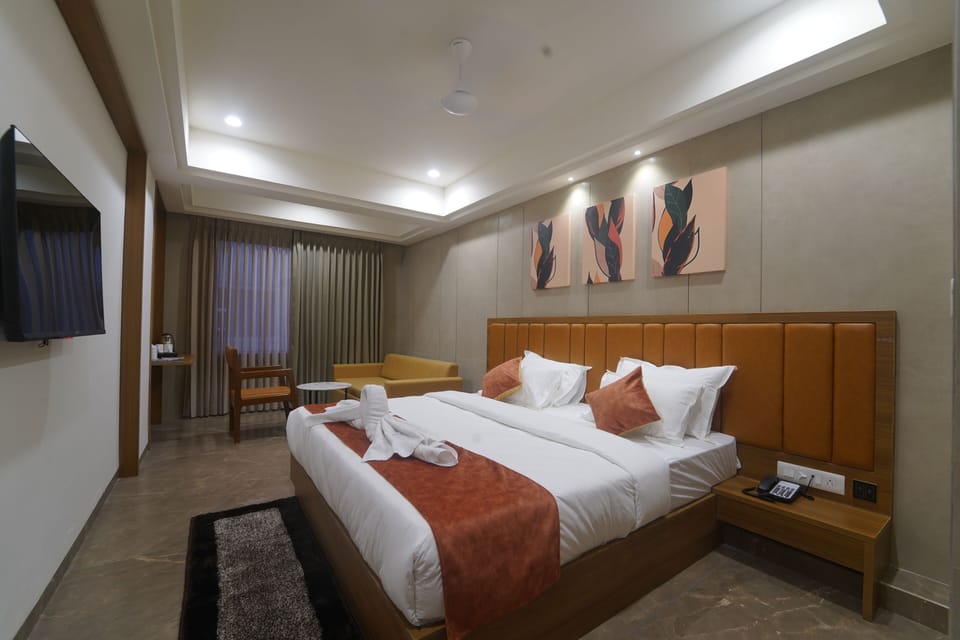 Premium Room | Egyptian cotton sheets, premium bedding, memory foam beds, desk