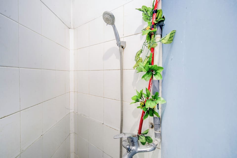 Deluxe Double Room | Bathroom | Shower