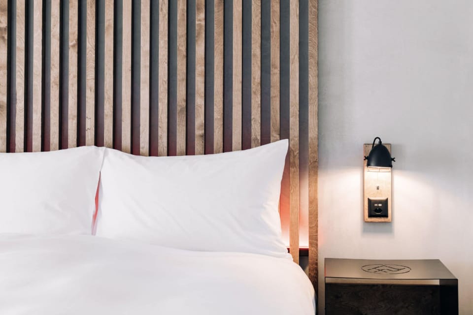 Deluxe Double Room | Desk, laptop workspace, WiFi (free), bed sheets