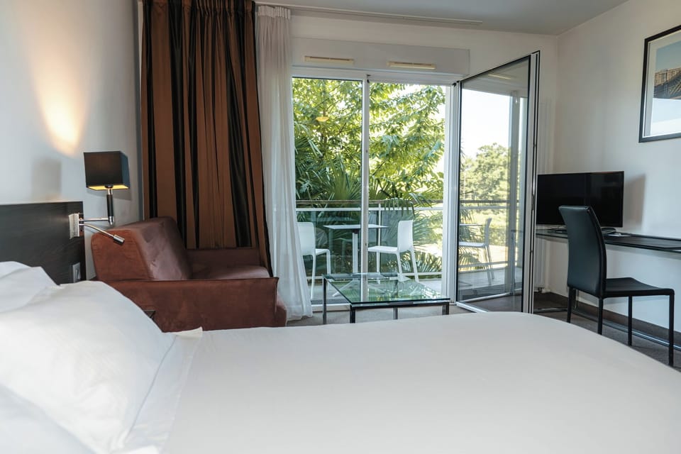 Classic Studio, 1 Double Bed | Desk, soundproofing, iron/ironing board, free WiFi