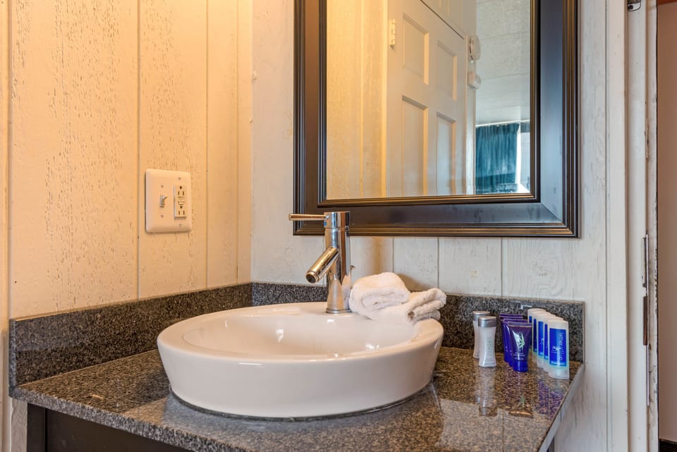 Bathroom sink