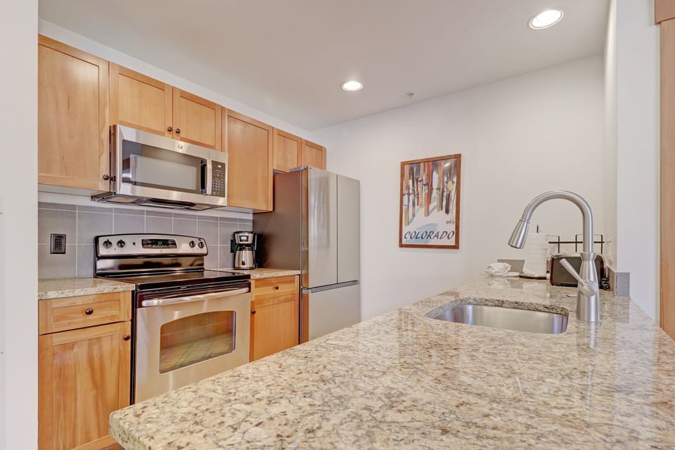 Condo, 2 Bedrooms | Private kitchen | Coffee/tea maker, fridge, oven, toaster