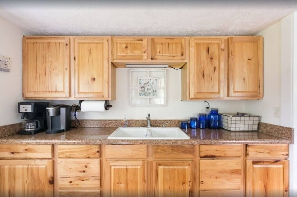 House, 2 Bedrooms | Private kitchen | Coffee/tea maker, fridge, oven, toaster