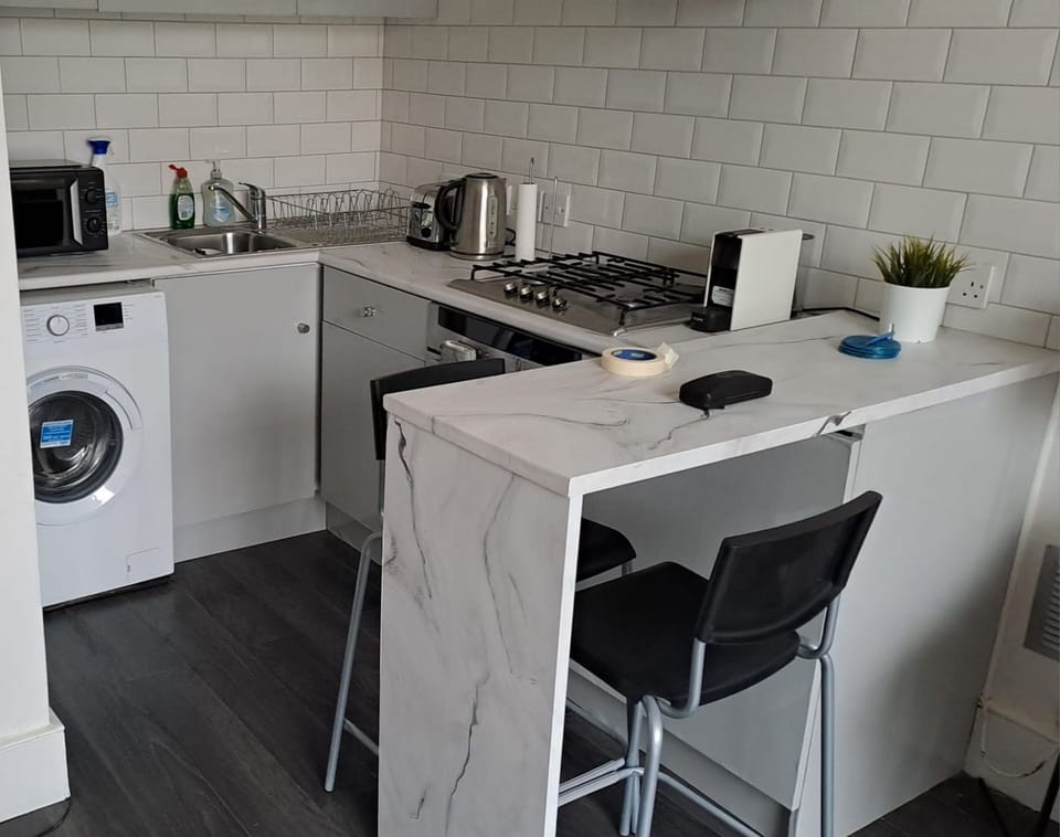 Apartment (1 Bedroom) | Private kitchen | Espresso maker, electric kettle