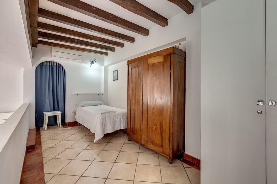 House | 1 bedroom