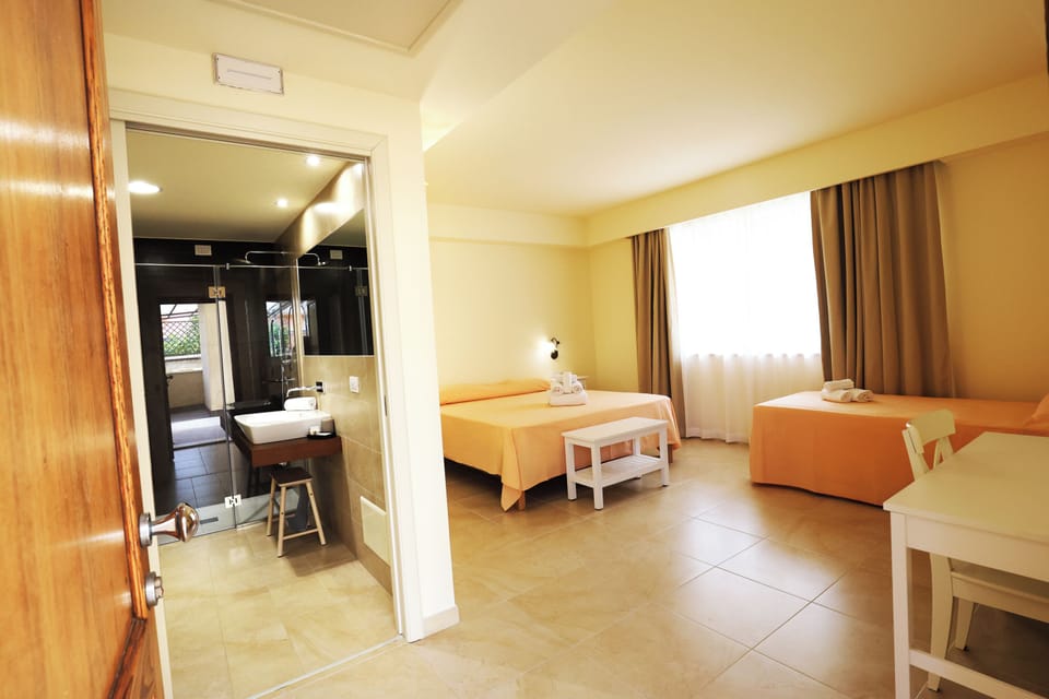 Comfort Triple Room | Hypo-allergenic bedding available, minibar, desk, soundproofing