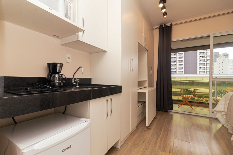 Basic Apartment | Private kitchen | Microwave, cookware/dishes/utensils