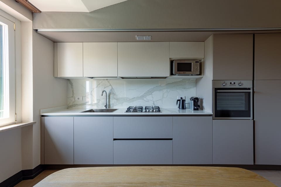 Two-Bedroom Residence Tulipe | Private kitchen | Cookware/dishes/utensils