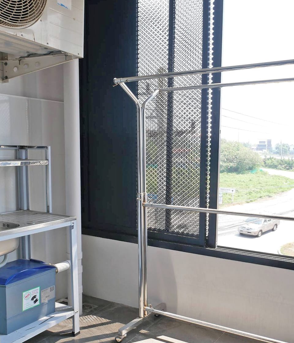 Deluxe Double Room | In-room safe, desk, blackout drapes, iron/ironing board