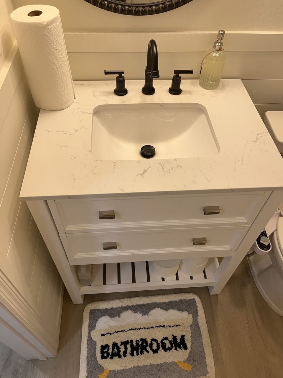 Shower, free toiletries, hair dryer, bidet