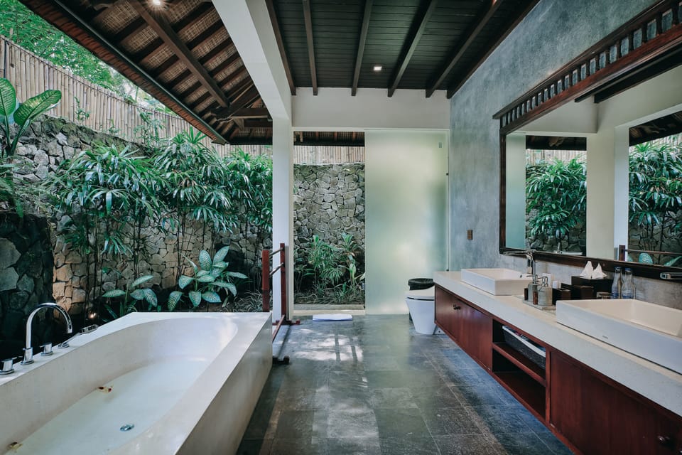 4 Bedroom Sattvaa Pavilion with Butler Service | Bathroom | Designer toiletries, hair dryer, bathrobes, slippers