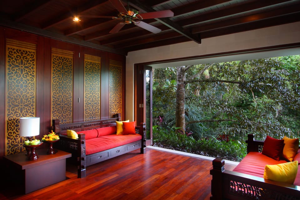 Couples treatment rooms, body treatments, aromatherapy, body wraps