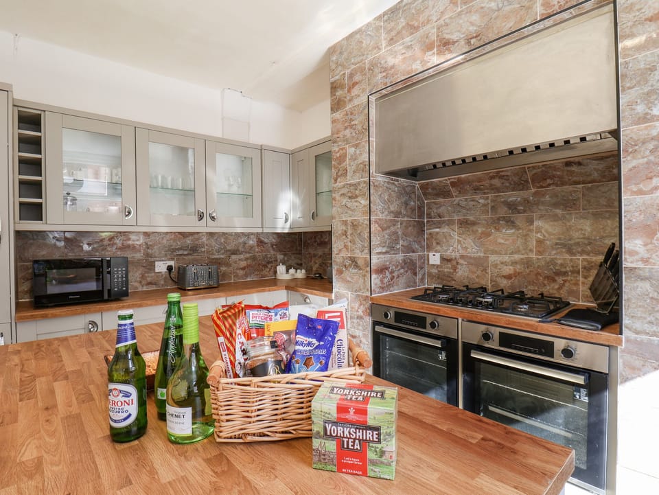 Fridge, dishwasher, electric kettle, toaster