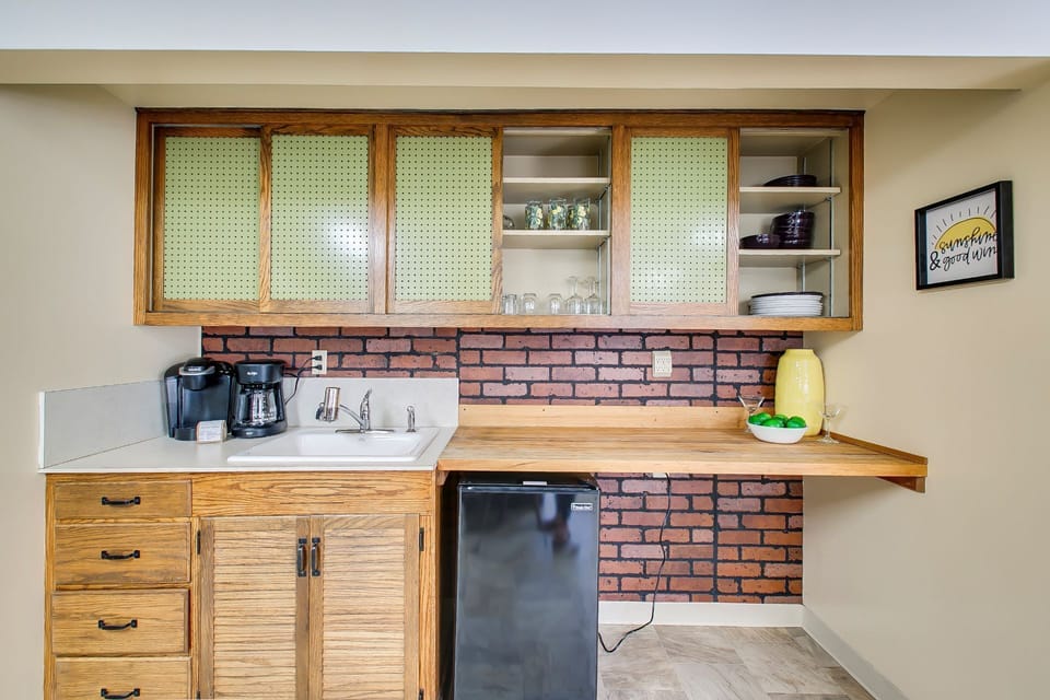House, Multiple Beds, Kitchen, Garden View (State East - #1417) | Private kitchen | Fridge, microwave, oven, stovetop