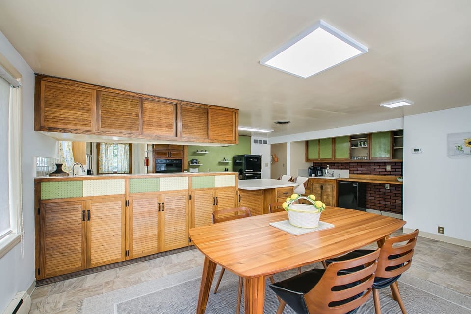 House, Multiple Beds, Kitchen, Garden View (State East - #1417) | Private kitchen | Fridge, microwave, oven, stovetop