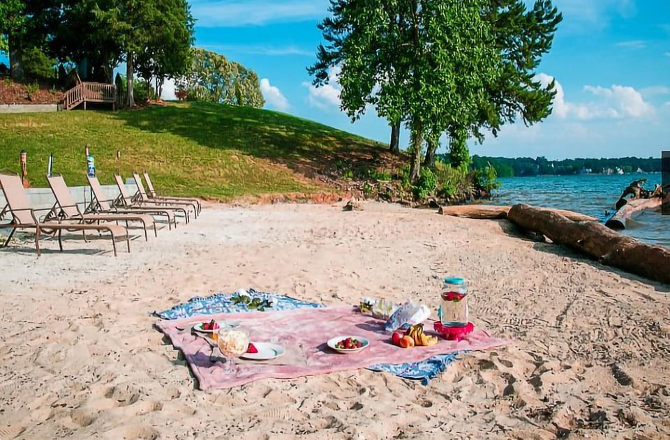 Beach/ocean view
