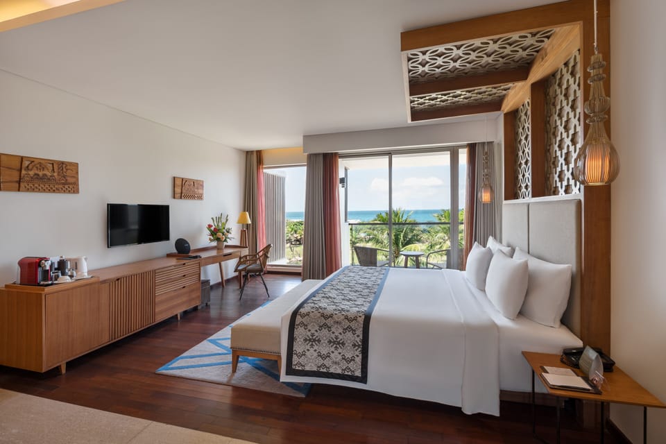 Suite, 1 Bedroom, Ocean View | Memory foam beds, in-room safe, free cribs/infant beds, rollaway beds