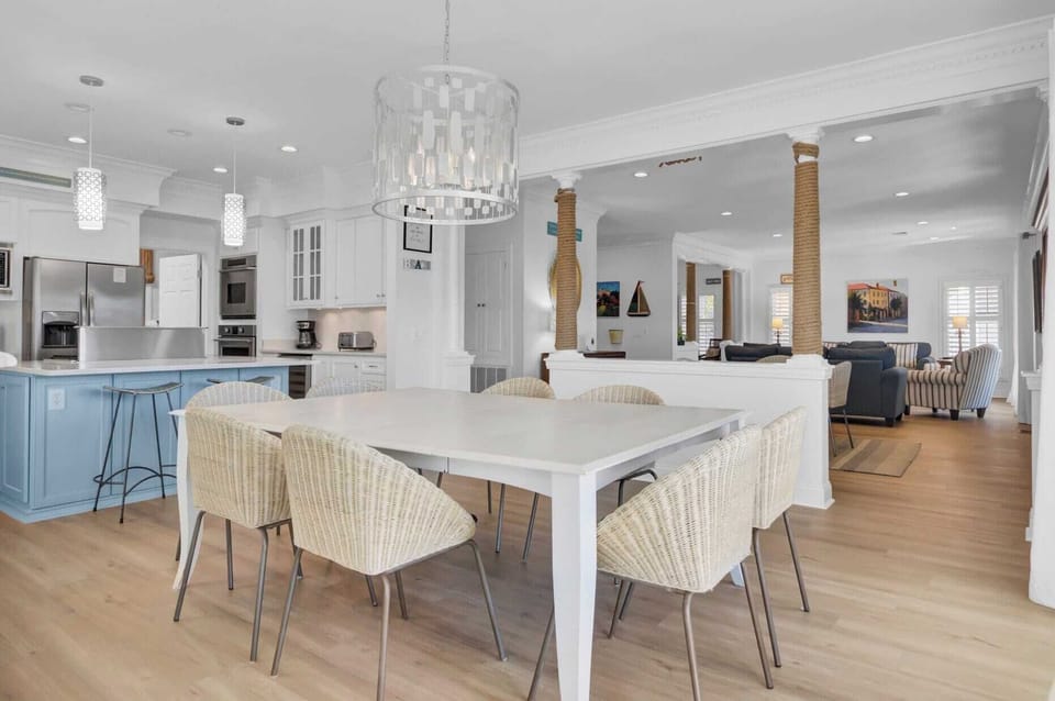 House (5 Bedrooms) | Interior