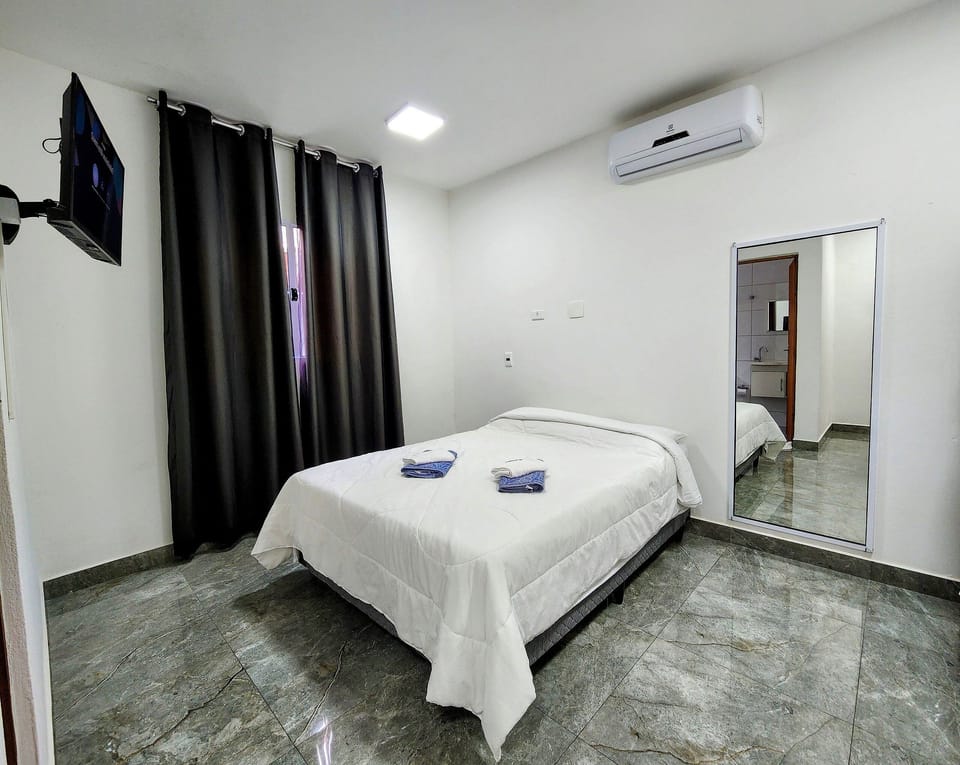 Suite | Free WiFi, bed sheets