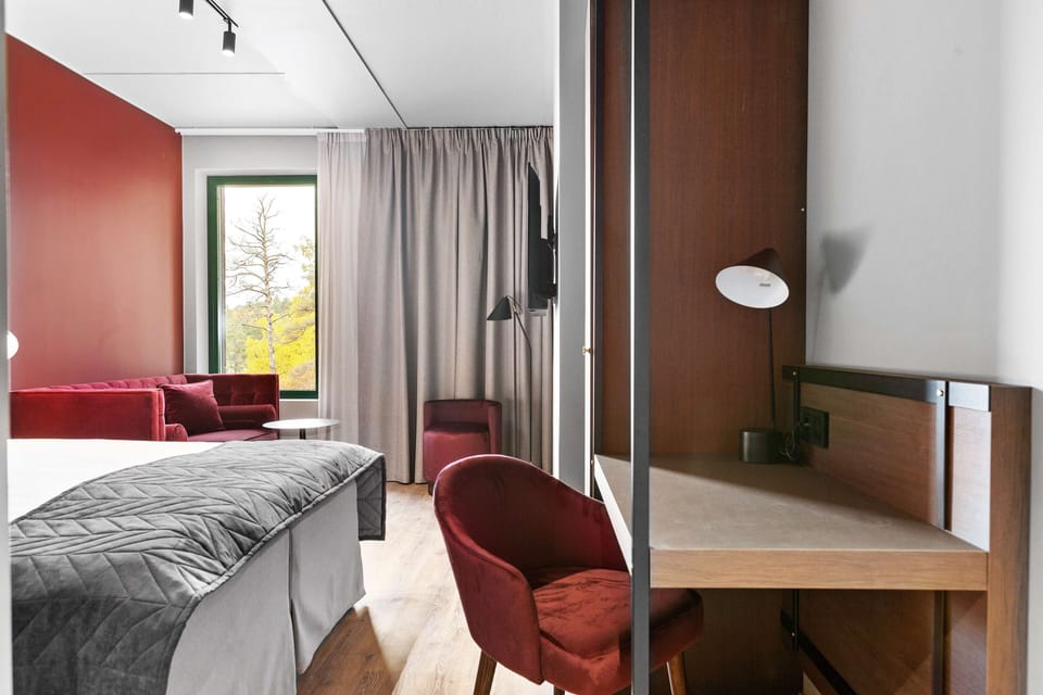 Family Room, 1 Queen Bed, Non Smoking (with Sofabed) | In-room safe, individually decorated, individually furnished, desk