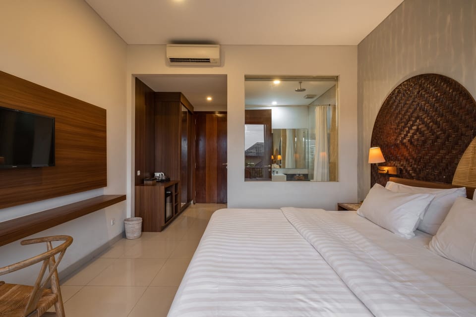 Premium Room, Balcony | Desk, laptop workspace, free WiFi, bed sheets