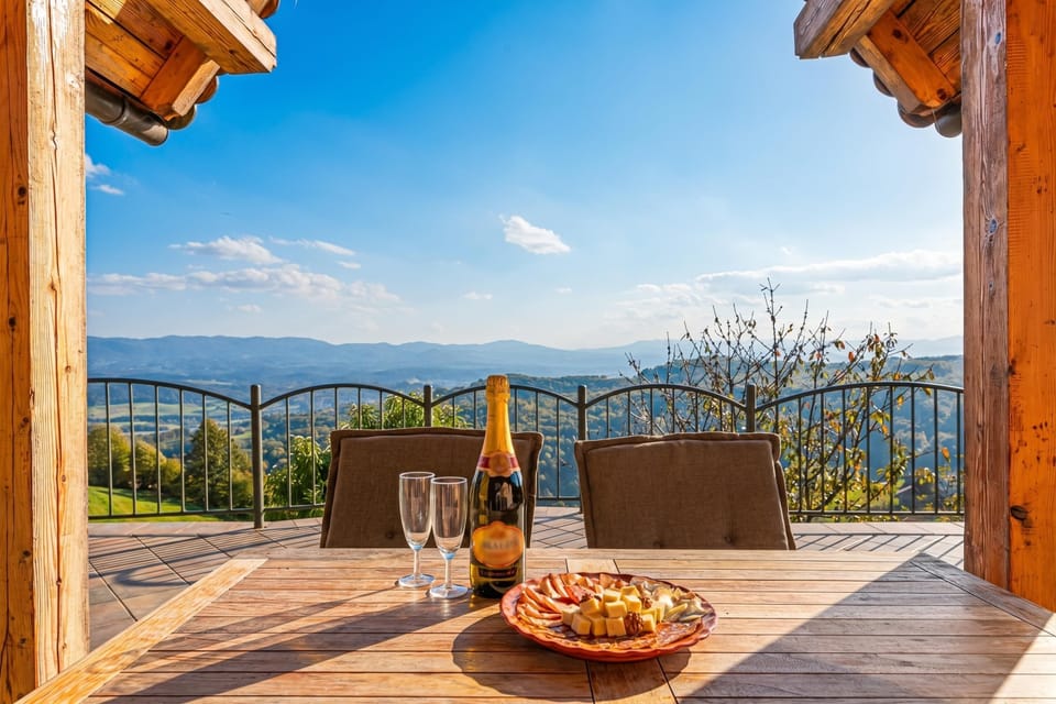 Family House, Multiple Bedrooms, Mountainside (Vineyard Chalet Hansel and Gretel) | Outdoor dining