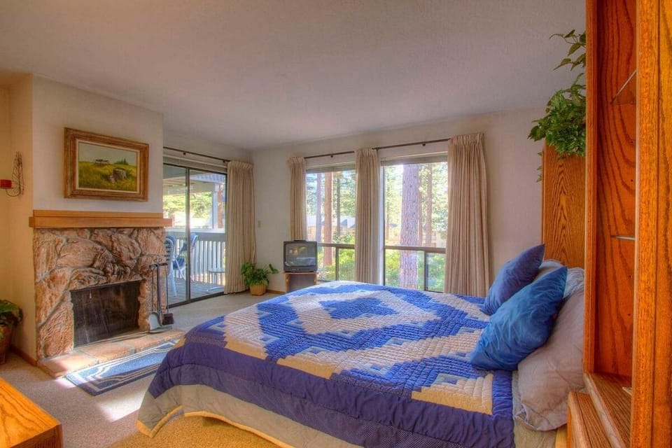 Condo, 3 Bedrooms | 3 bedrooms, free WiFi, bed sheets