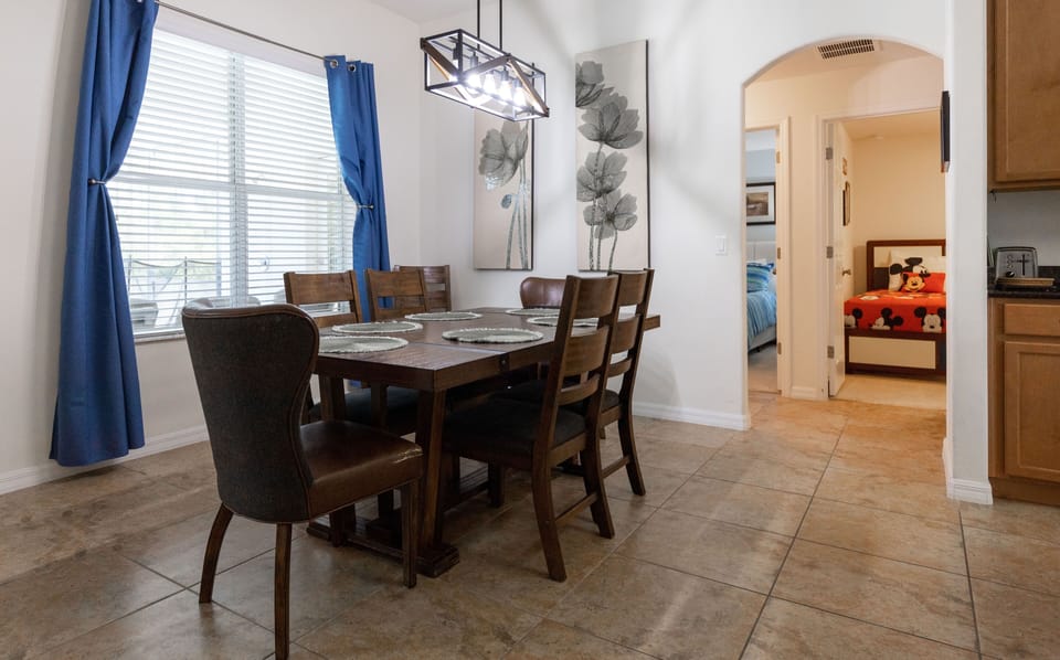 House, 6 Bedrooms | In-room dining