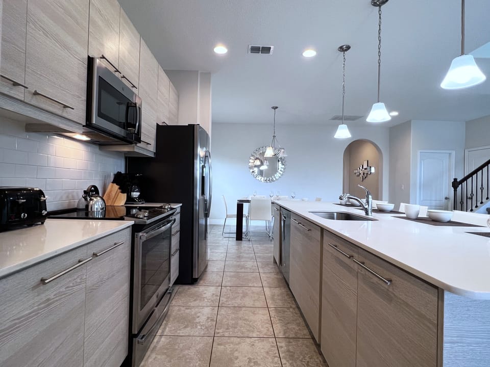House, 4 Bedrooms | Private kitchen | Coffee/tea maker, fridge, oven, toaster