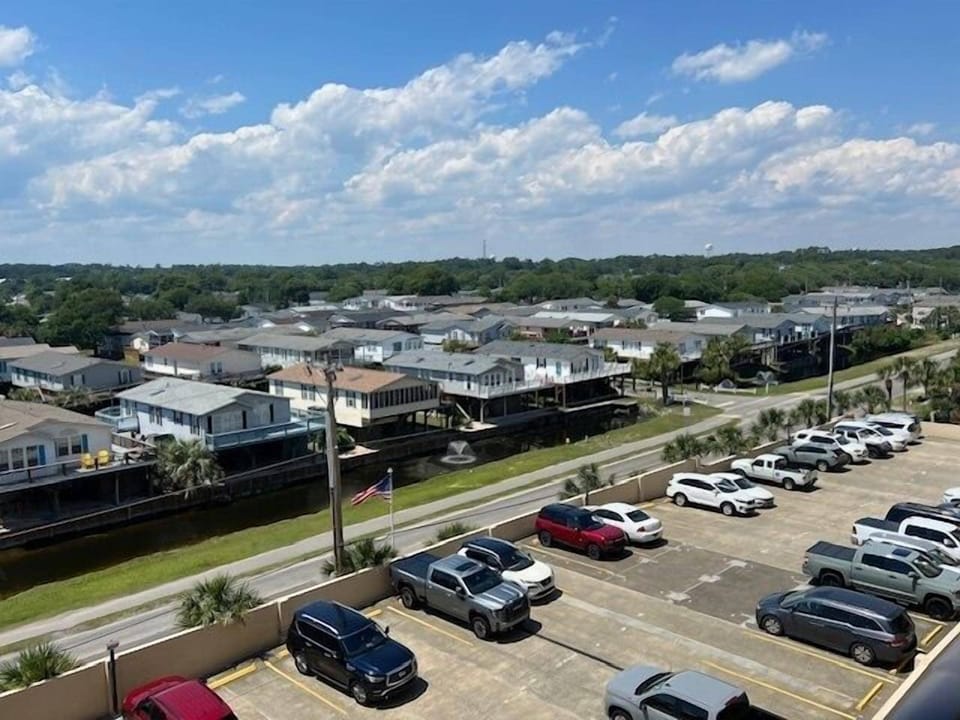 Condo, 2 Bedrooms | Parking