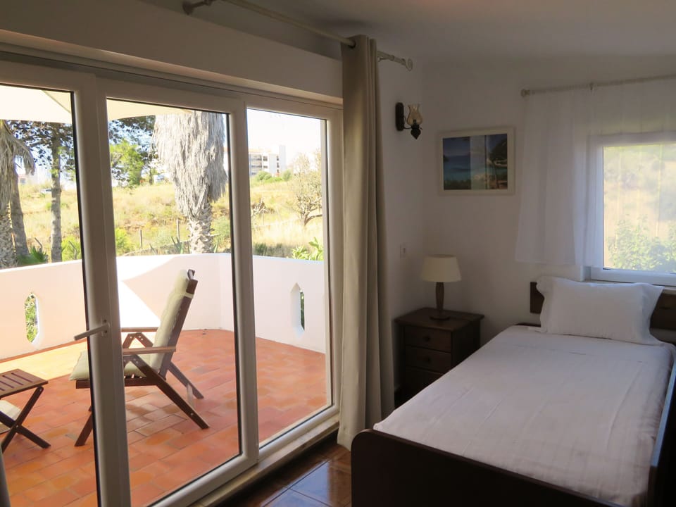 Standard Single Room | Minibar, individually decorated, desk, free WiFi
