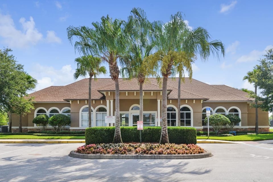 House, 6 Bedrooms | Exterior