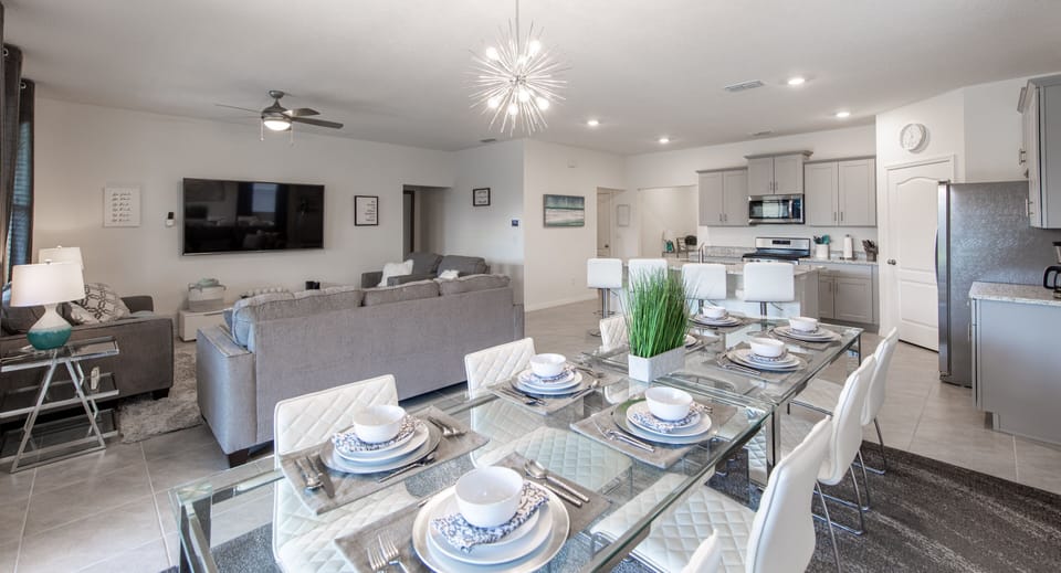House, 6 Bedrooms | Dining