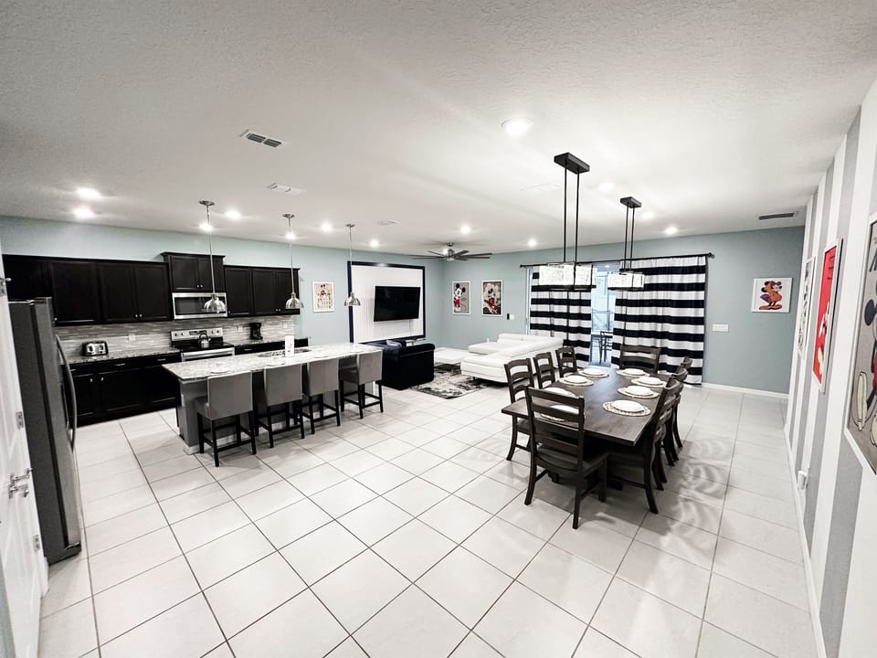 House, Multiple Bedrooms | Dining
