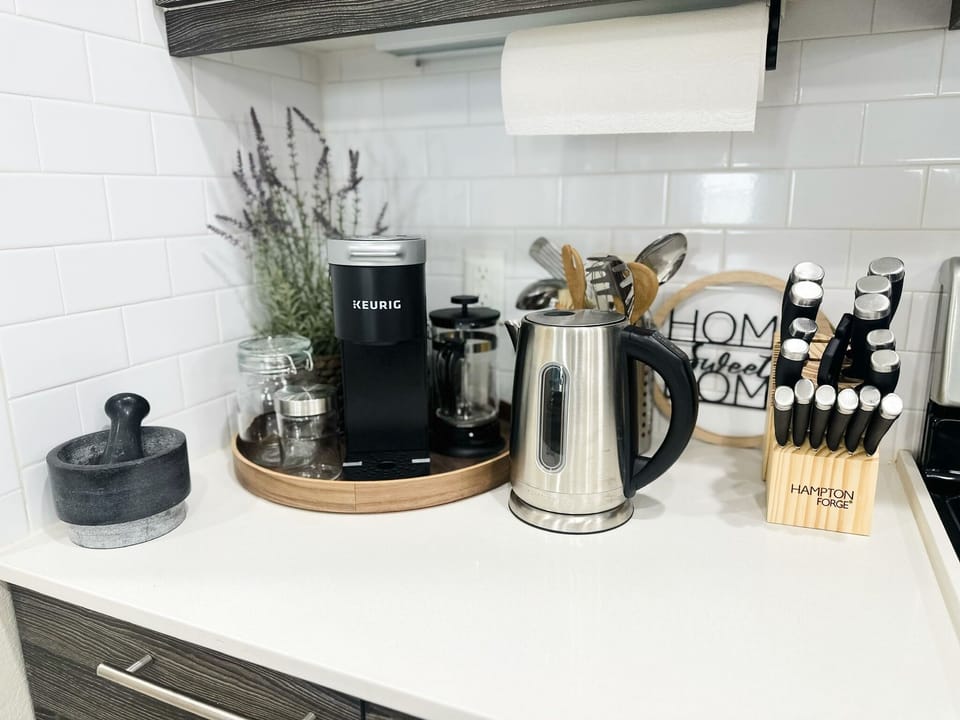 House, 4 Bedrooms | Private kitchen | Coffee/tea maker, fridge, oven, toaster