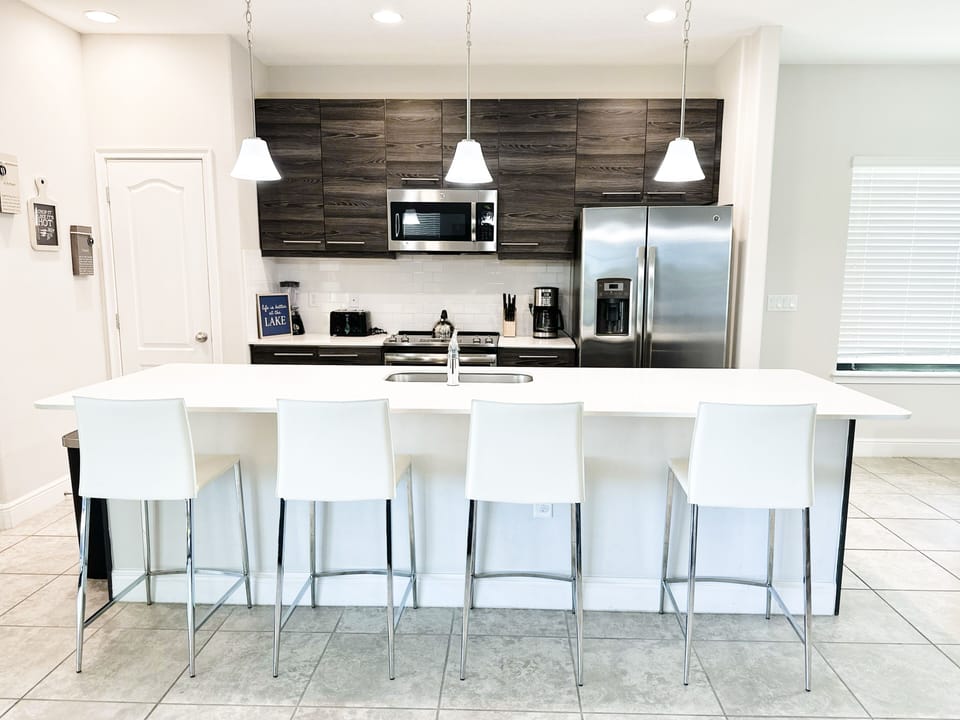 House, 4 Bedrooms | Private kitchen | Coffee/tea maker, fridge, oven, toaster
