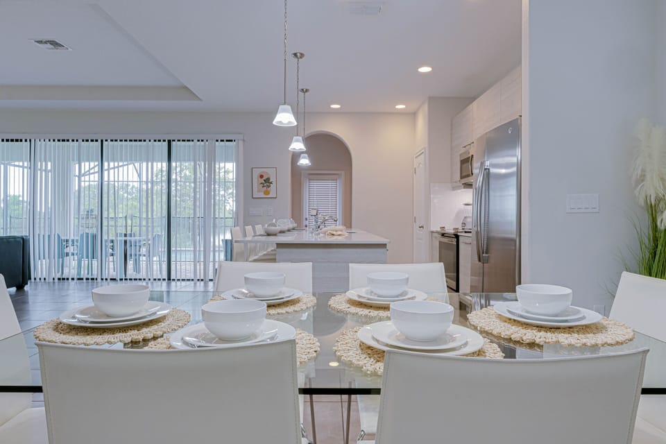 House, 4 Bedrooms | Dining