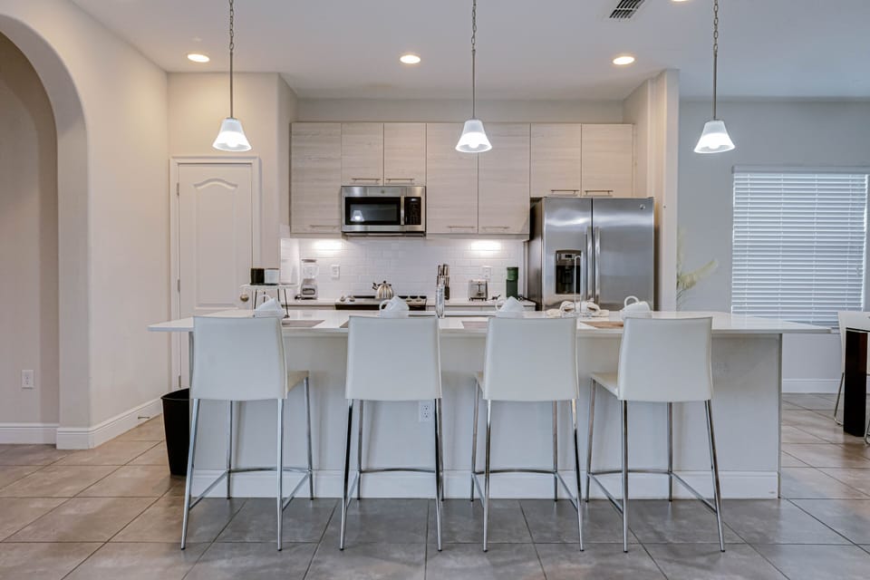 House, 4 Bedrooms | Private kitchen | Coffee/tea maker, fridge, oven, toaster