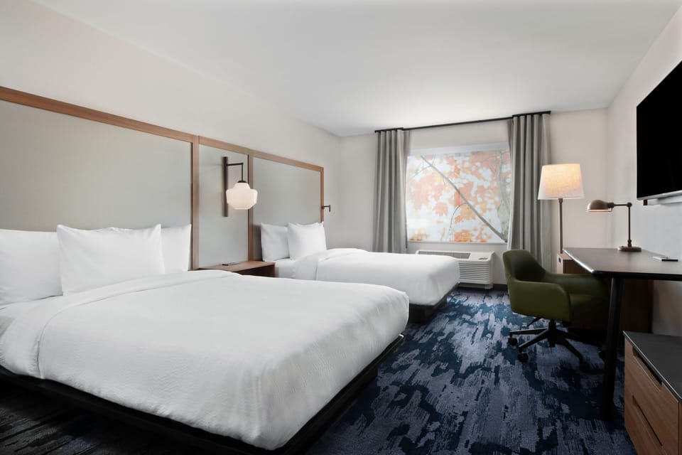 Desk, free WiFi, bed sheets